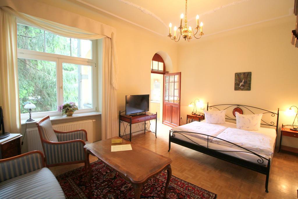 Hotel-Appartement-Villa Ulenburg Dresden Exteriör bild